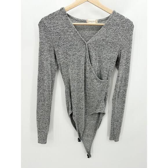 Altar'd State Grey Long Sleeve Surplice V-Neck Thong Bodysuit Women's Size Small - Picture 1 of 8